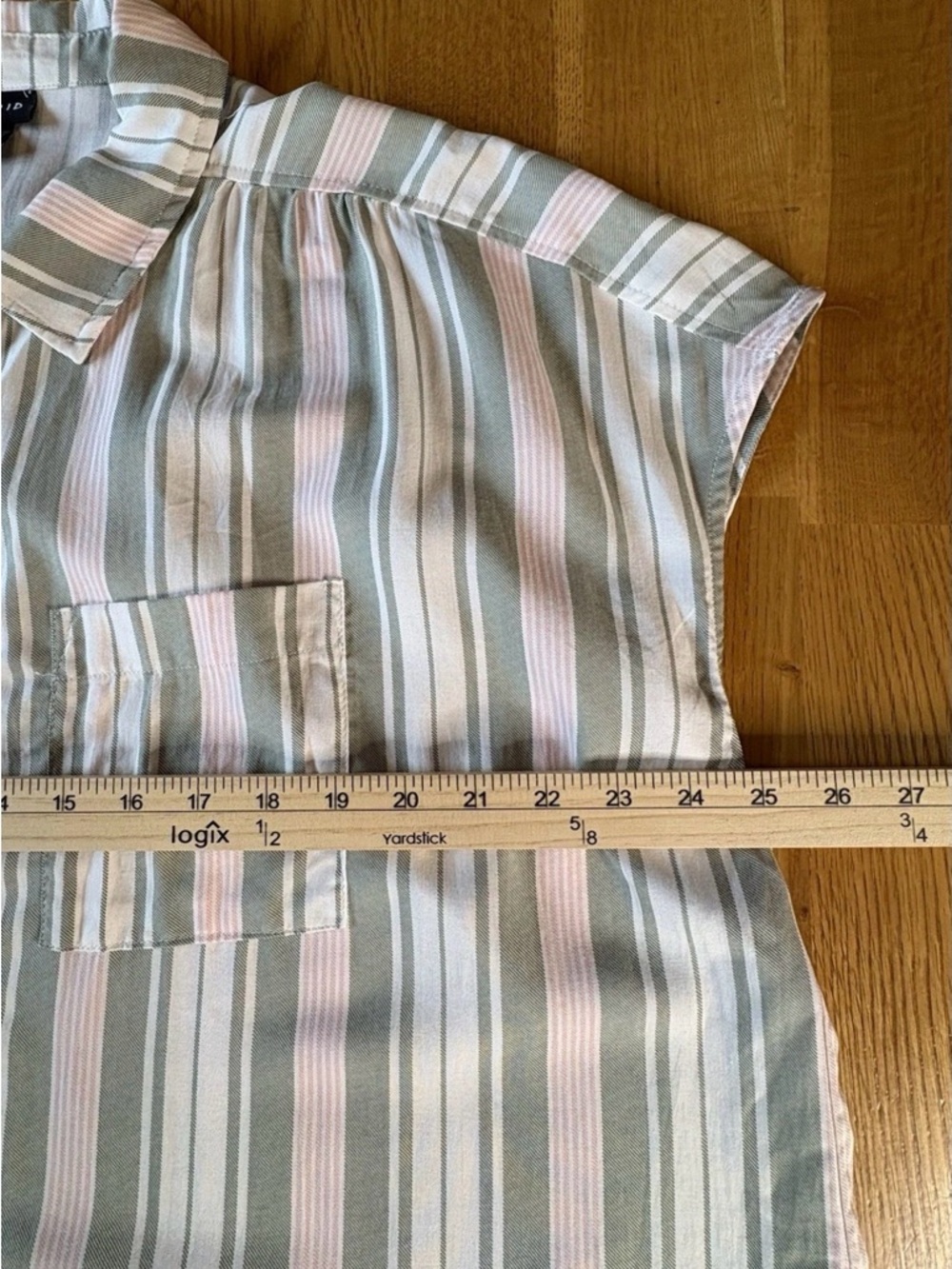 Torrid Size 1X Striped Button Front Blouse Green Pink Lightweight Top Breathable - Picture 10 of 13